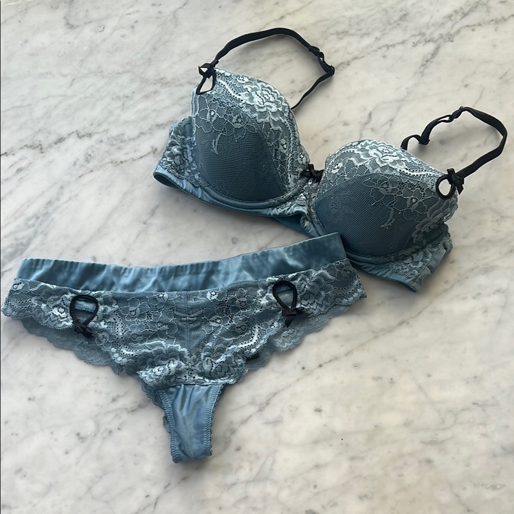 Heidi Klum Intimates Blue Lace Bra and Underwear Set